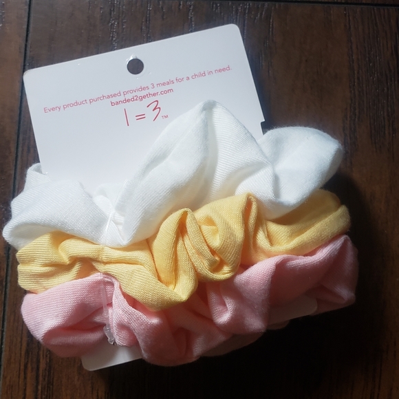 Banded2gether Scrunchie Set Trendy 90s Accessories - Picture 4 of 4